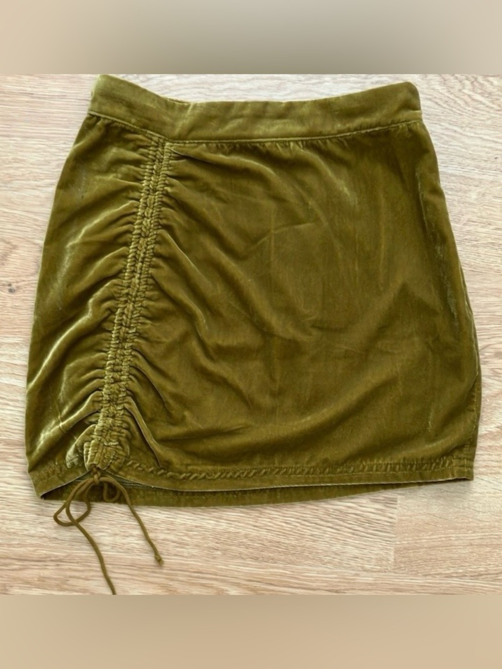 FREE PEOPLE Yellow Green Velvet Ruched Mini Skirt. Sz 0.  NWOT